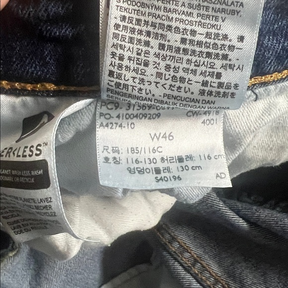 LEVI MENS SHORTS SIZE 46 - Picture 5 of 5